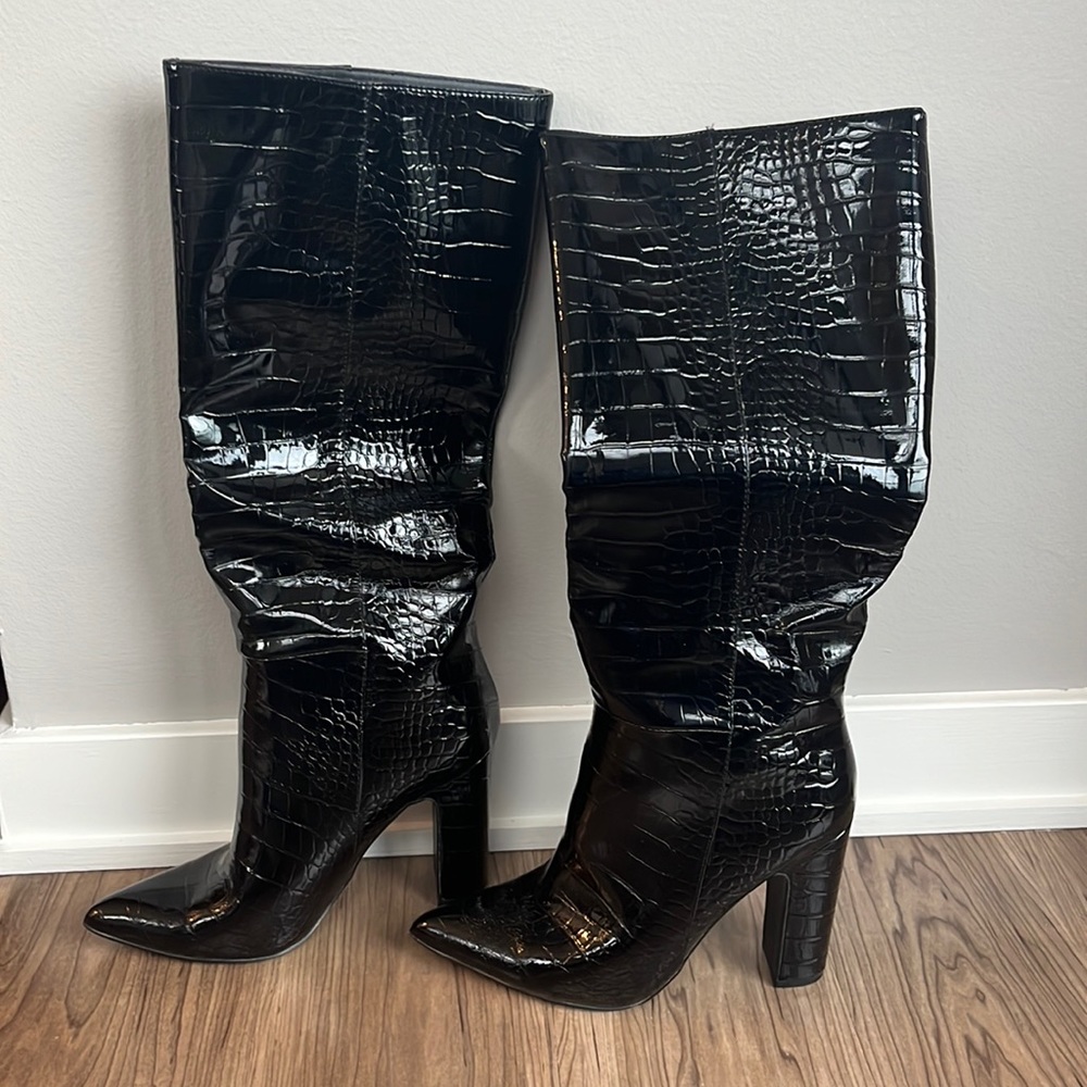 Women’s croc embossed pointed tow boots